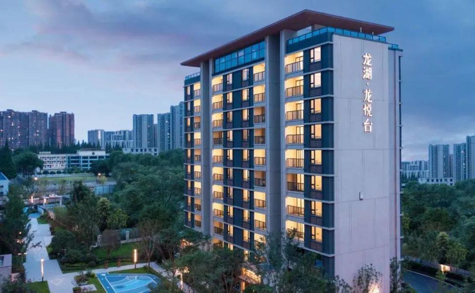 位于郫都区的龙湖·龙悦台去年已交付去年底交付的龙湖·九里熙上展望