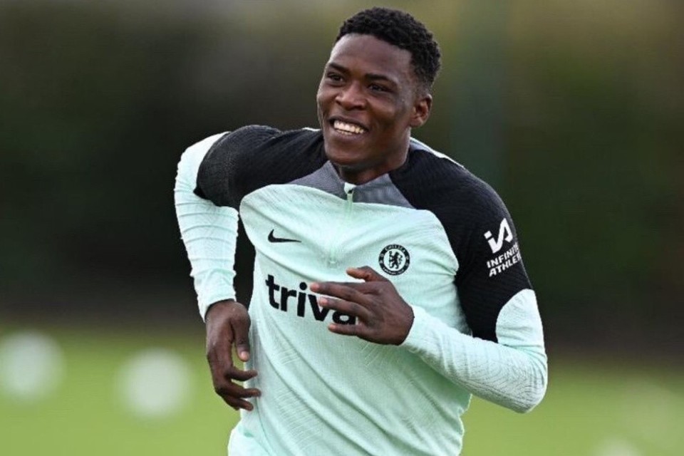 迪马济奥团队记者尼日利亚18岁前锋易卜拉欣正在切尔西试训