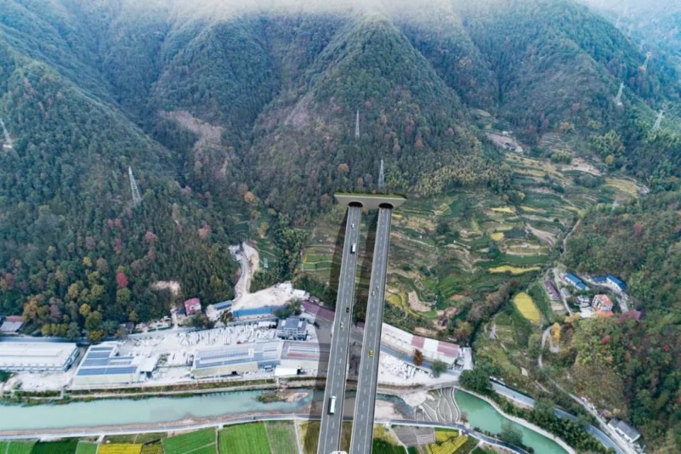 据悉,该项目起点位于新路湾镇西山岗附近,与在建528国道相接,路线经新