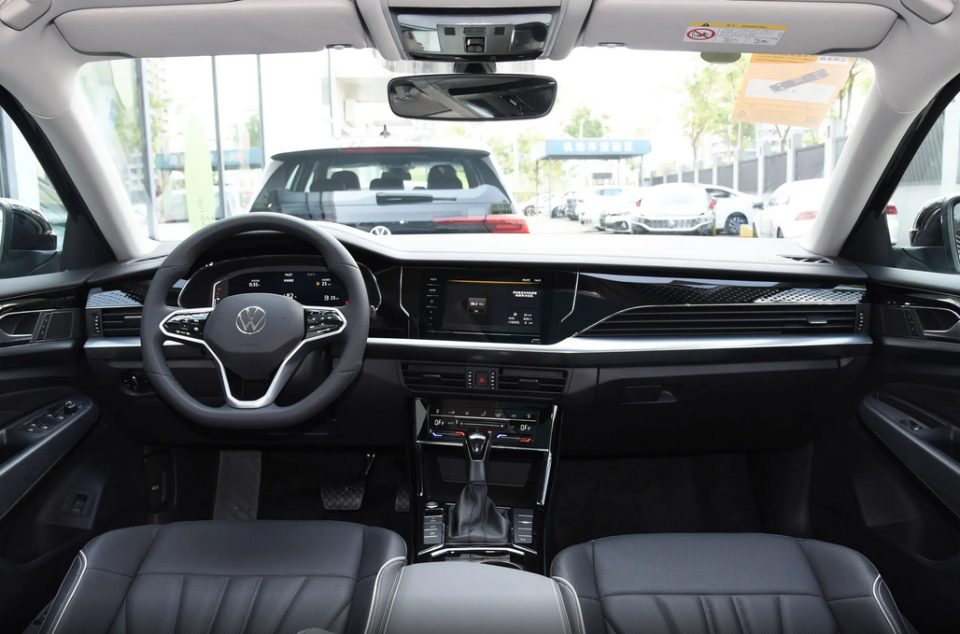 汽车市场内卷加剧,换代帕萨特真值得入手吗?1.