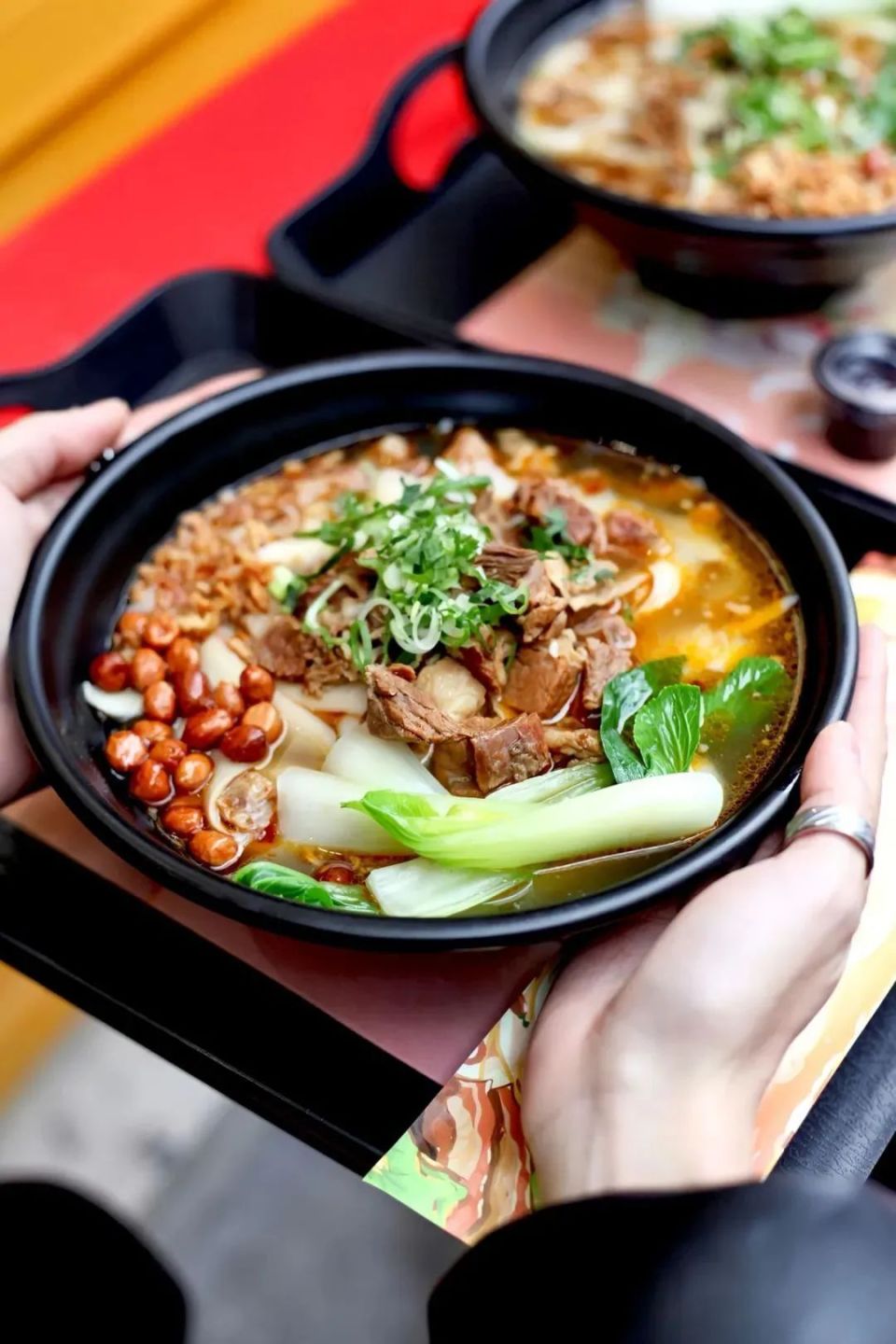 这碗山西刀削面,馋哭了整个巴黎