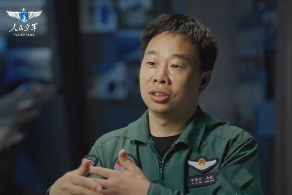 成为优秀飞行员的秘诀以战斗姿态冲锋在前