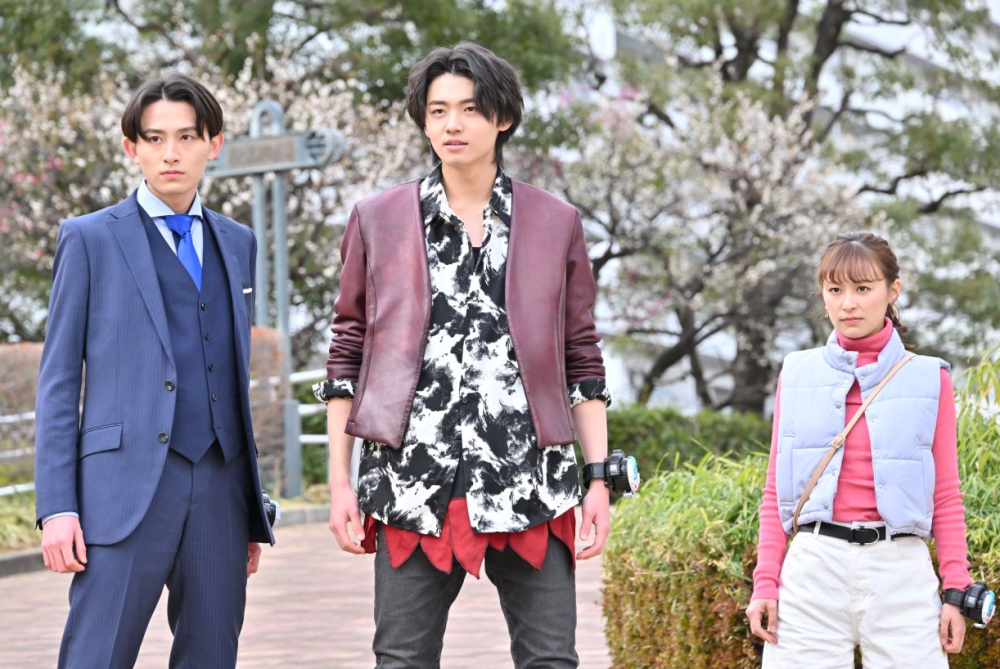 爆上战队奔奔者第4话先行图红战士帅气值爆表粉战士被捕