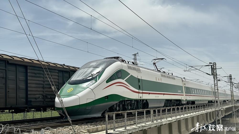 试验动车组开上青藏铁路-腾讯新闻