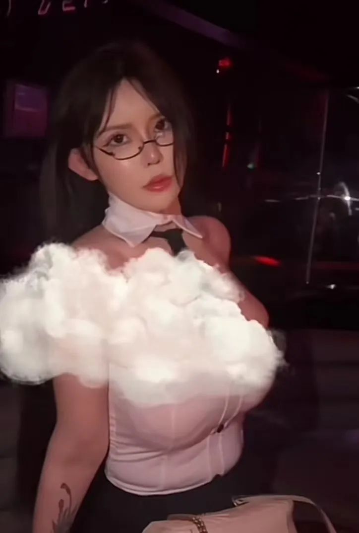 哞真的很佩服这种人今天哞想跟大家说的人物就是珍妮佛梓亲爱的水友们