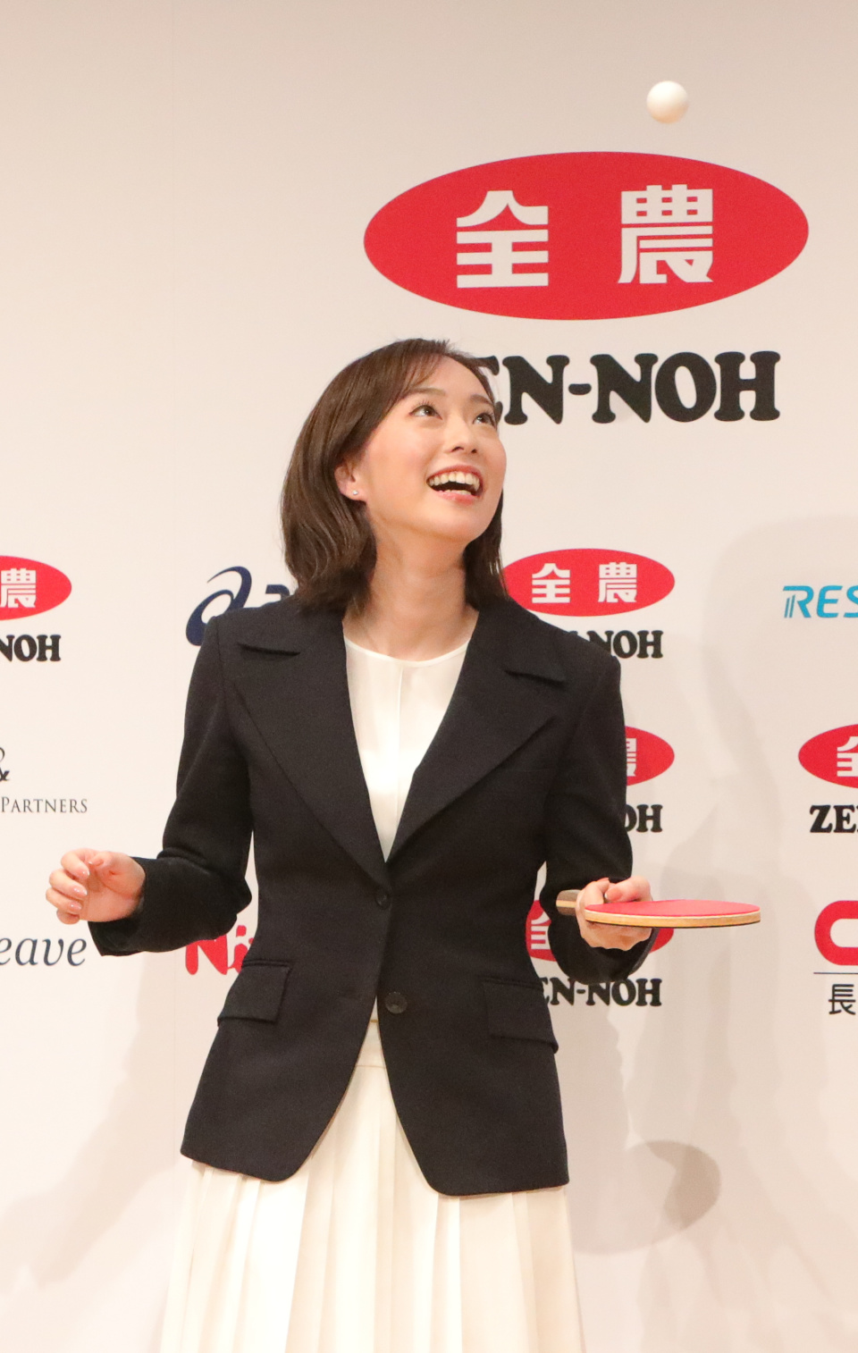 (体育)乒乓球——日本名将石川佳纯出席退役发布会