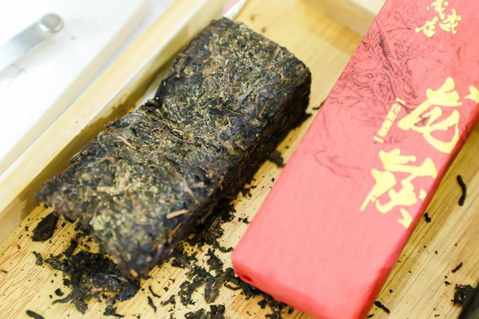 咸阳:茯茶璀璨"金花"绽放天山