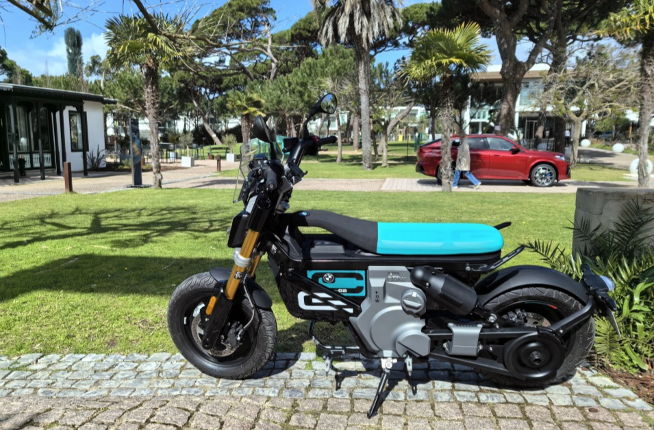 全新宝马ce 02电动摩托车将在国内上市,这个"电摩"有点潮!_腾讯新闻