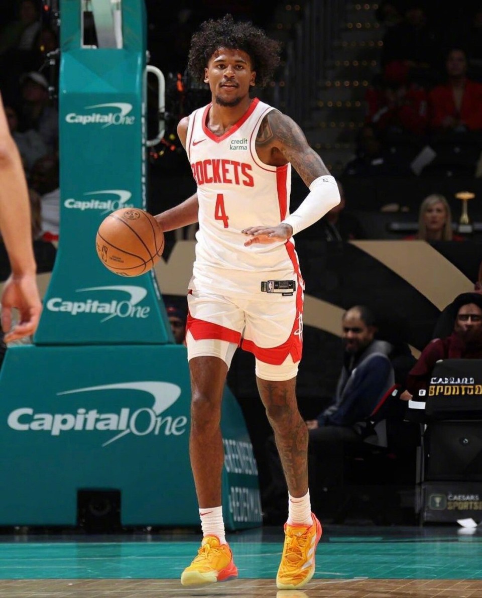 杰伦-格林全场22投15中,三分11中7狂轰41分4板4助