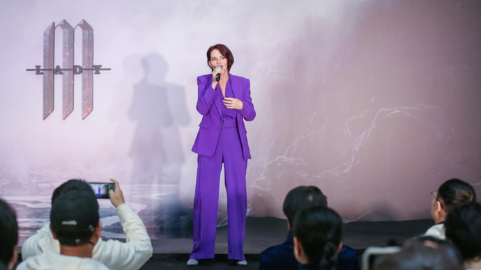 2月26日,音乐剧演员玛雅·哈克福特出现在上海文化广场,演唱了原创