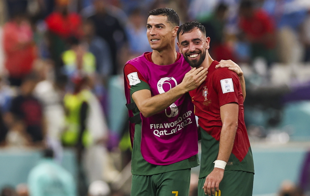 后防稀烂!葡萄牙门将化身射正亡,后卫集体散步,欧洲杯4强悬了