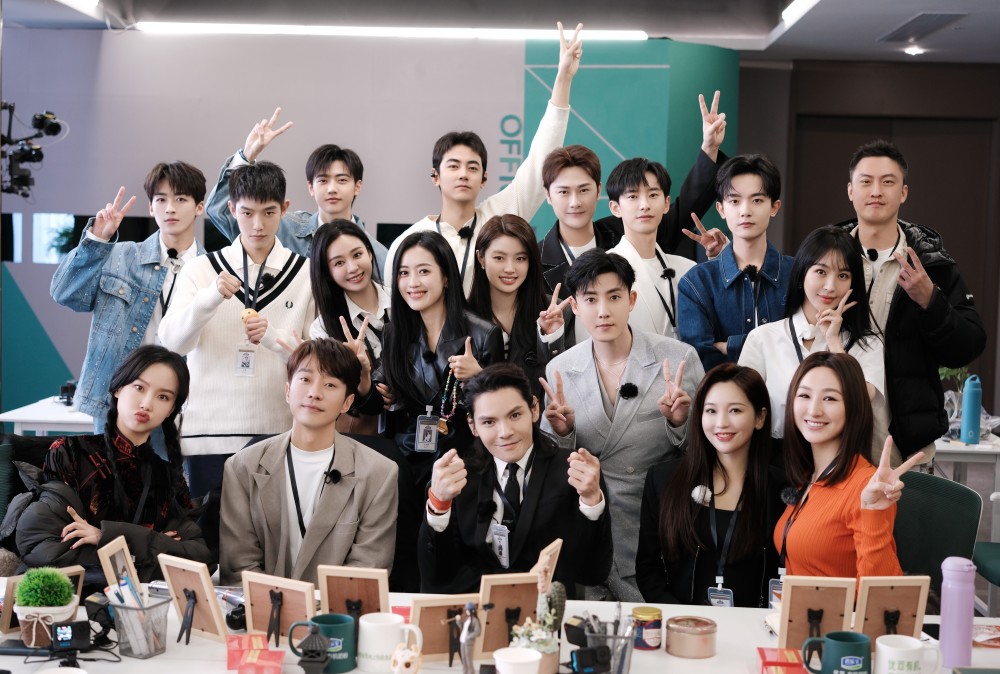 朱梓骁淡出荧屏已经五六年了,现在在做卖鸡爪上链接的直播主播,这次