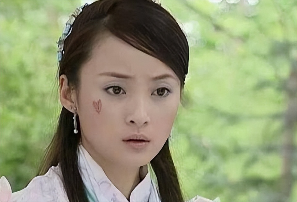 明明是神颜却硬演"平平无奇",阿娇输给朱茵,吴辰君赢了蒋勤勤