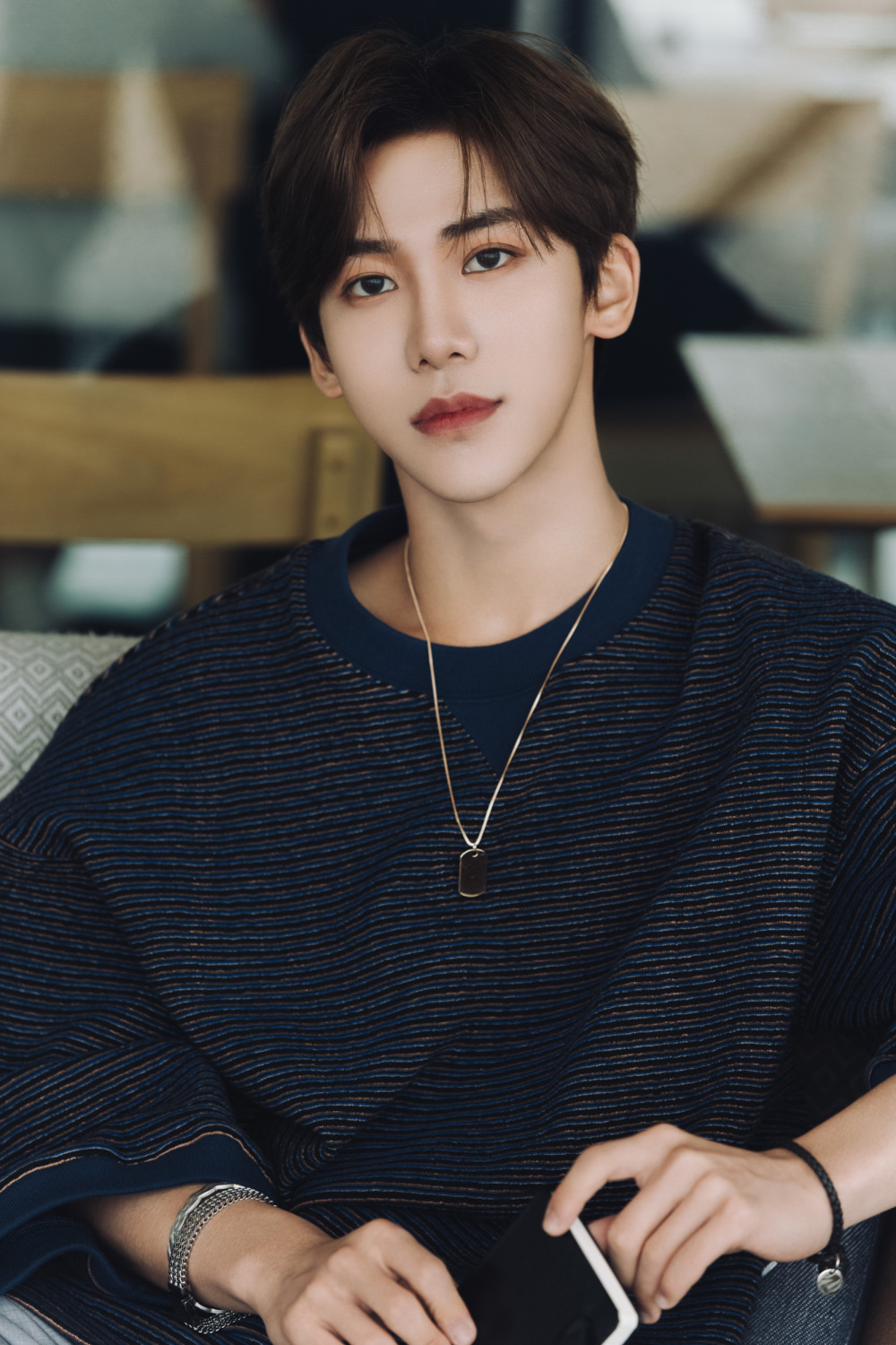 据悉,丁泽仁粉丝支持了他近四年,给他冲销量,在他2021年被爆的时候给