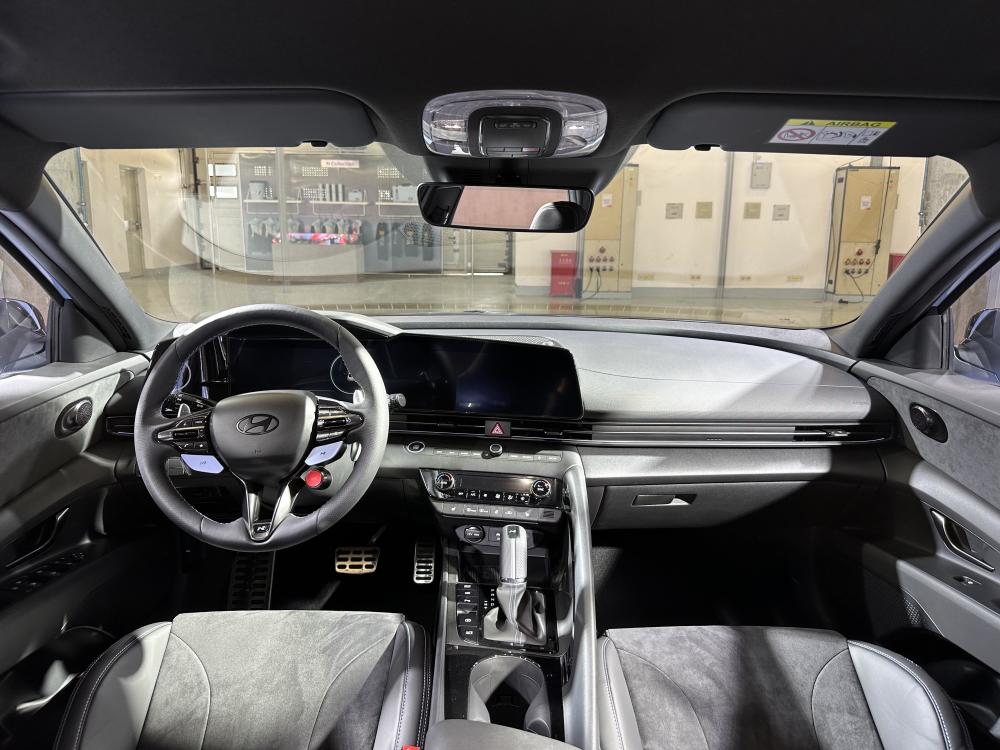 加入大面积翻毛皮材质新款现代伊兰特内饰国内首发