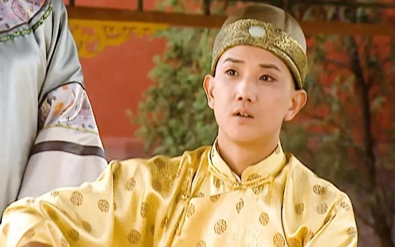 只是不多,但不代表没有,曾经出演过87版《红楼梦》里茗烟的李楠,就是