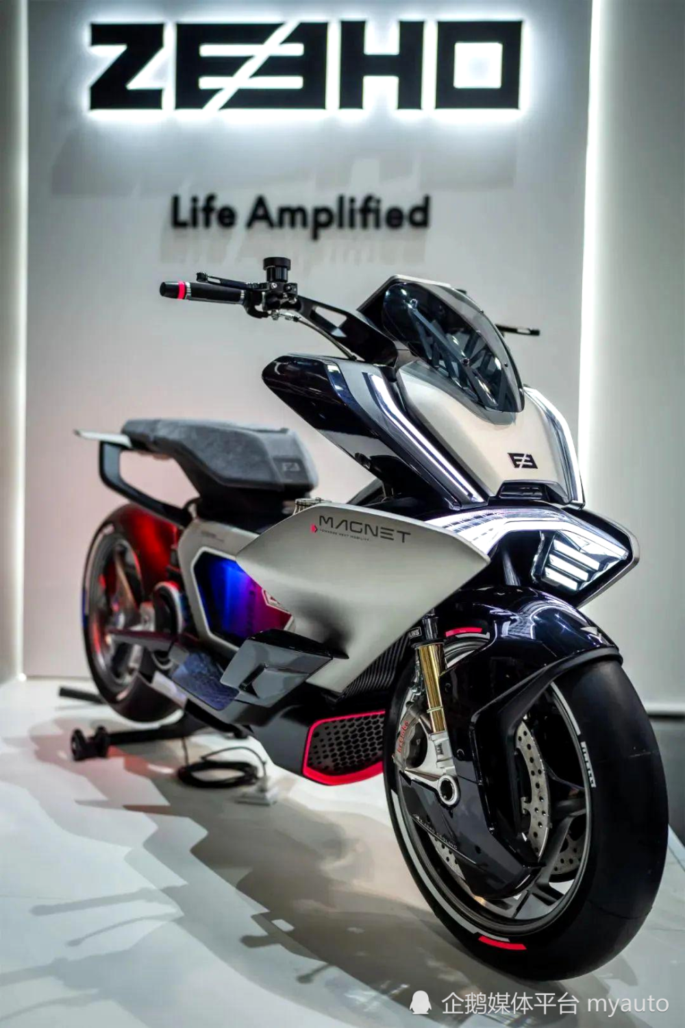 不到五万的国产duke 790?春风800nk携百匹马力上市_腾讯新闻