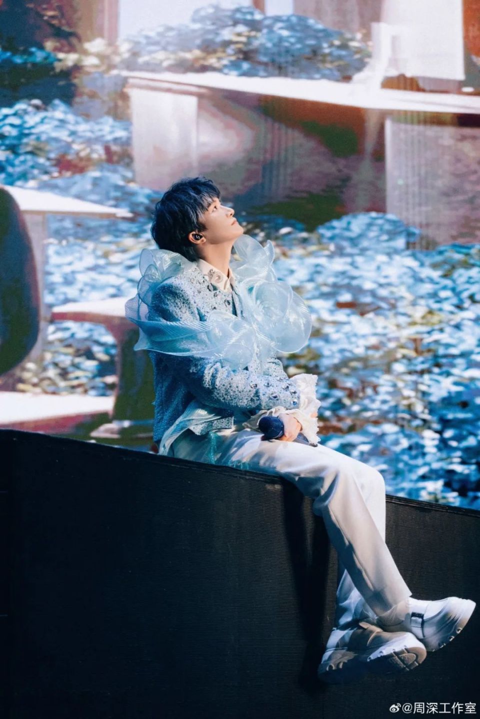 周深 · 深歌入梦 | 怀揣爱与希望 奔赴星语星愿