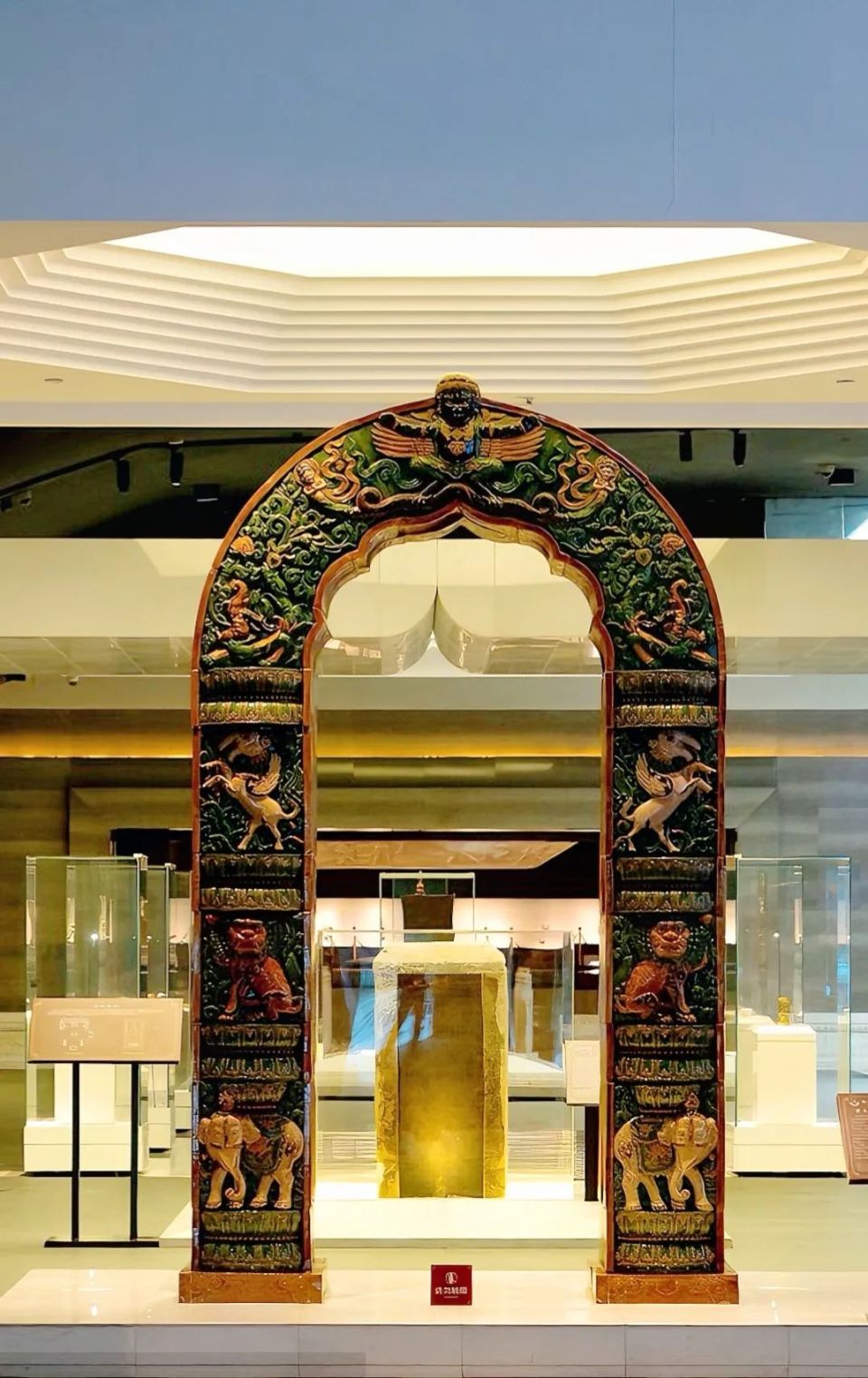 出土了石函,铁函,七宝阿育王塔, 金棺银椁等一大批震惊世界的文物