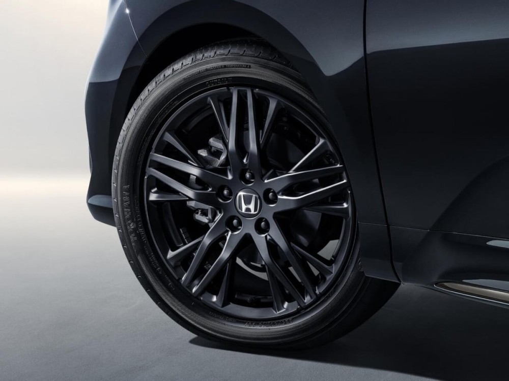 一身黑的奥德赛,打造mpv界的黑武士_腾讯新闻