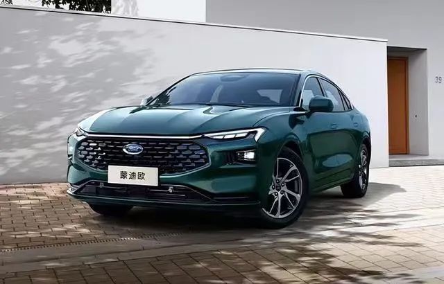 蒙迪欧直降1.2万售13.78万起,老牌合资车都在用丐版拉低门槛?