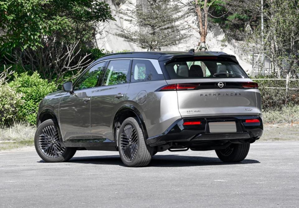 20万出头就能买到的合资7座奶爸suv,静态解析东风日产探陆