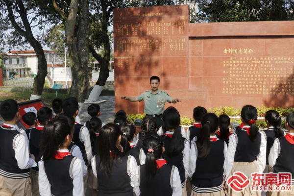 图)近日,莆田市荔城区双拥共建办组织荔城区第二实验小学少先队员代表