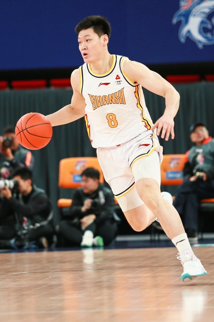 张宁16中9得25分3板3助 正负值 16