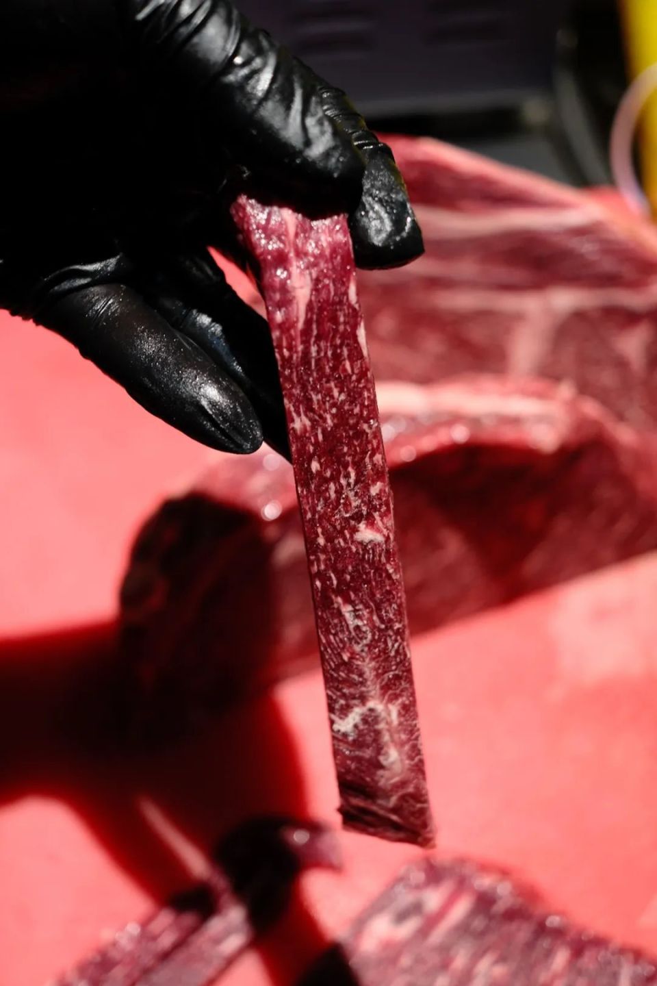 终于找到一个追剧美味!滨江大火的烤肉店,用牛排神仙部位低温熟成