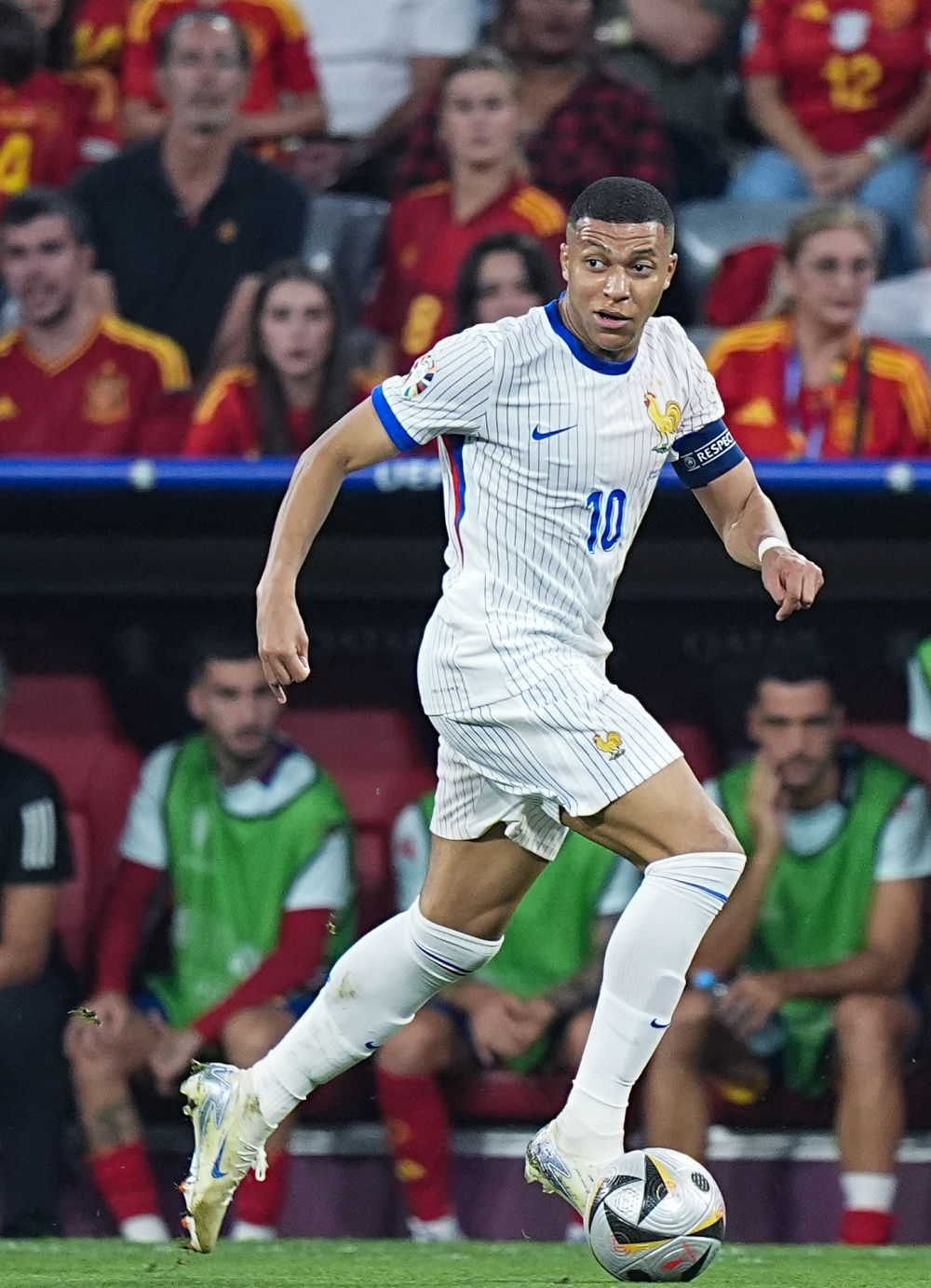 足球——欧锦赛:西班牙队晋级决赛