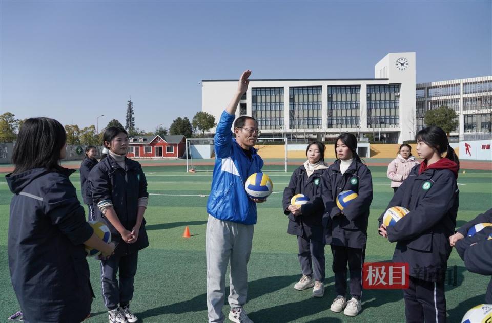 资深初中体育教师张海洪做客"名师来了·冲刺中考"