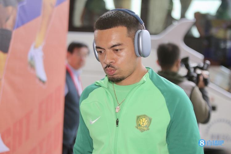 李可社媒:感谢帮我回到球场的人,无论生活带来什么都不放弃_腾讯新闻