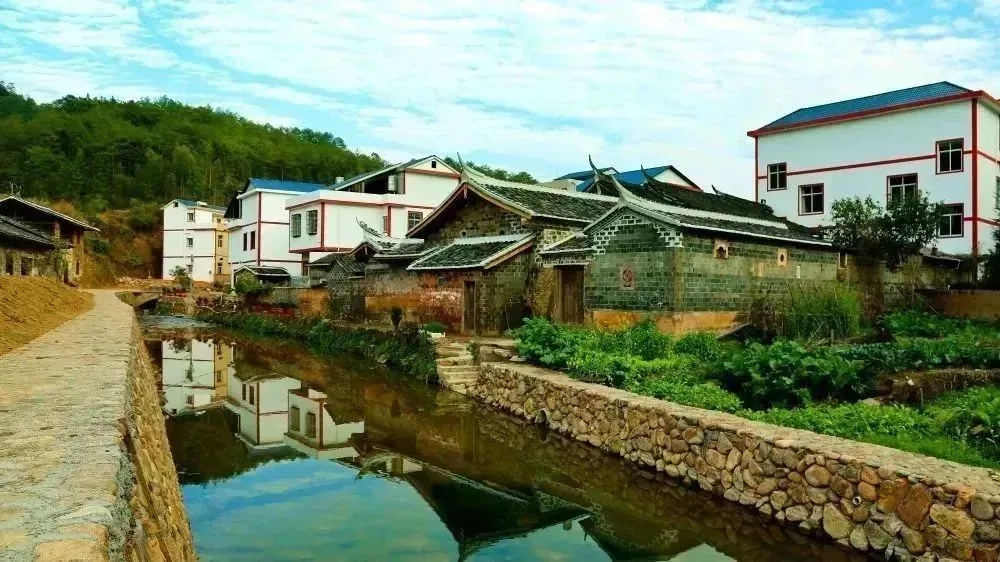 "清爽一夏游龙岩"主题活动启动 龙岩市发布十大避暑胜地_腾讯新闻