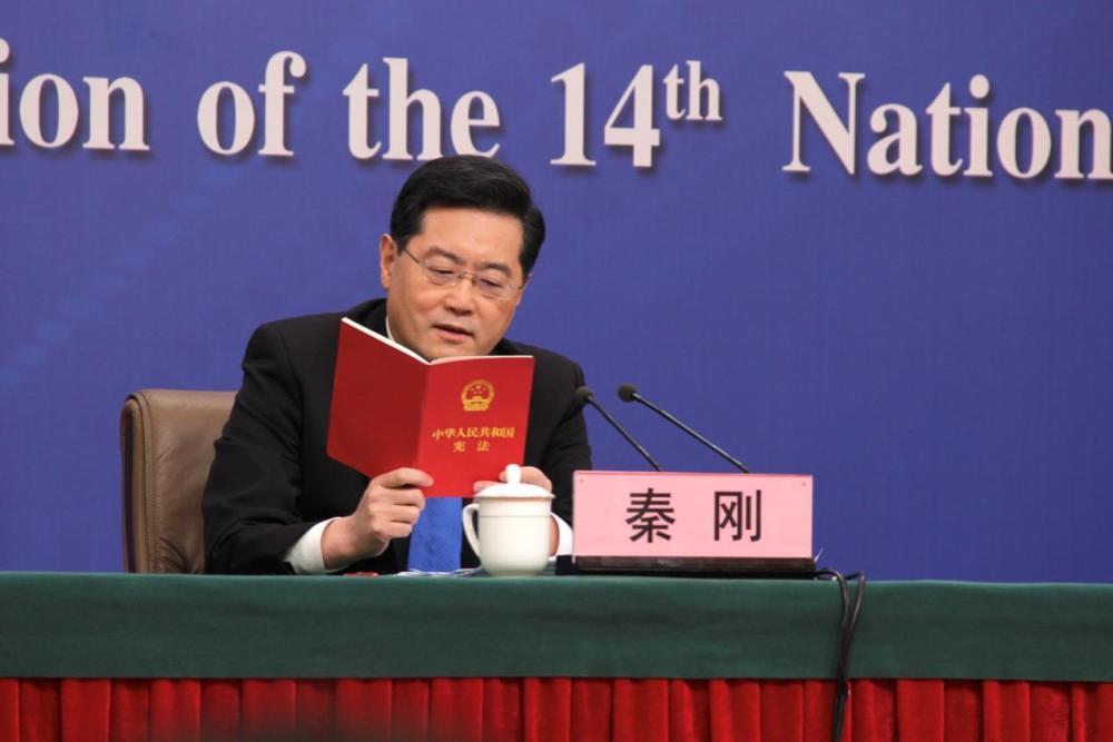 回应"战狼外交",外长秦刚首次亮相两会记者会_腾讯新闻