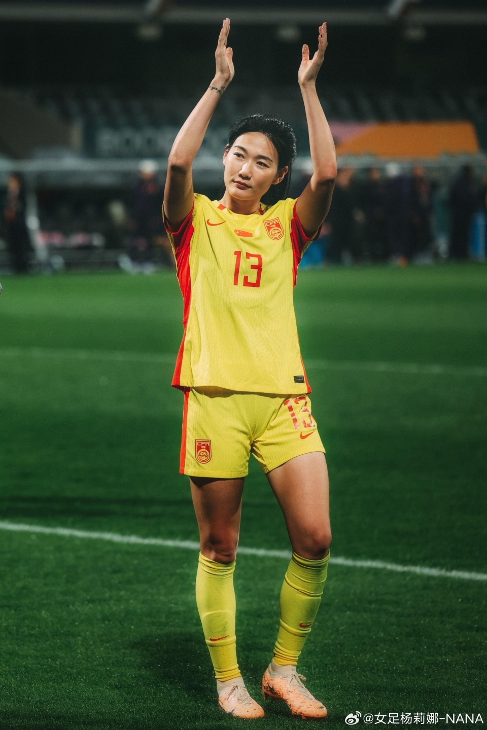 此前前国脚,足球教练贾秀全和其妻子,前女足国脚唐坤媛就曾创造过一段