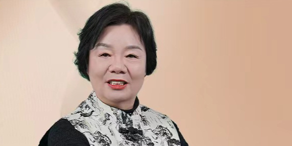 姚艳华脚踏实地年轻人应多从中国传统文化中汲取养分