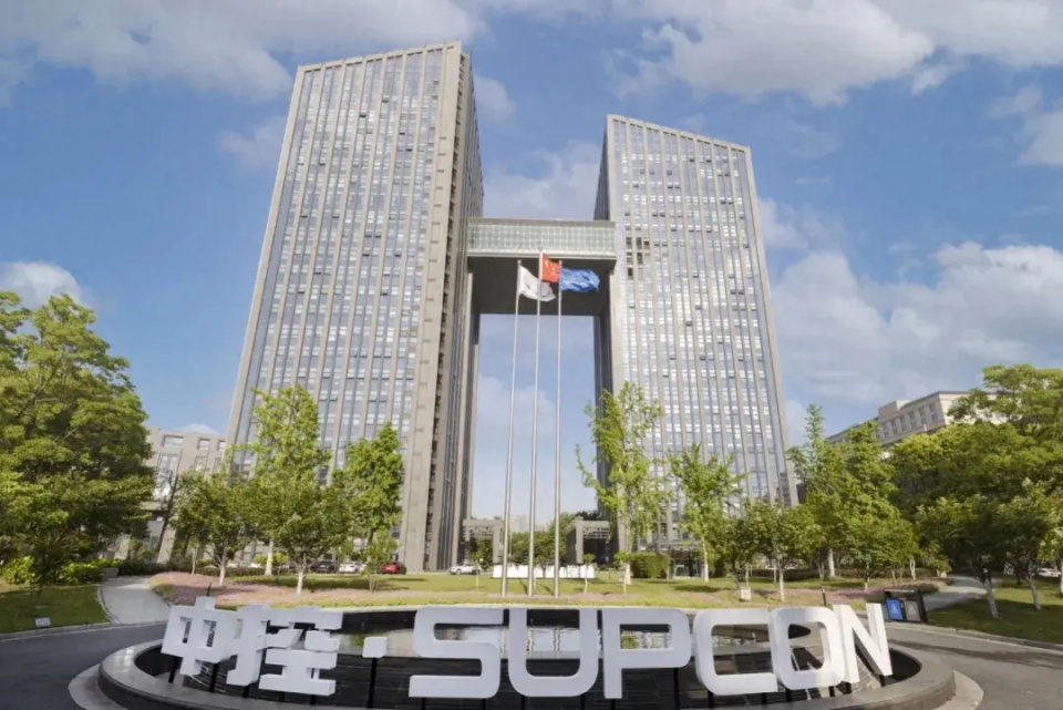 撰文丨何己派 编辑丨鄢子为工业自动化龙头,遇到麻烦事.