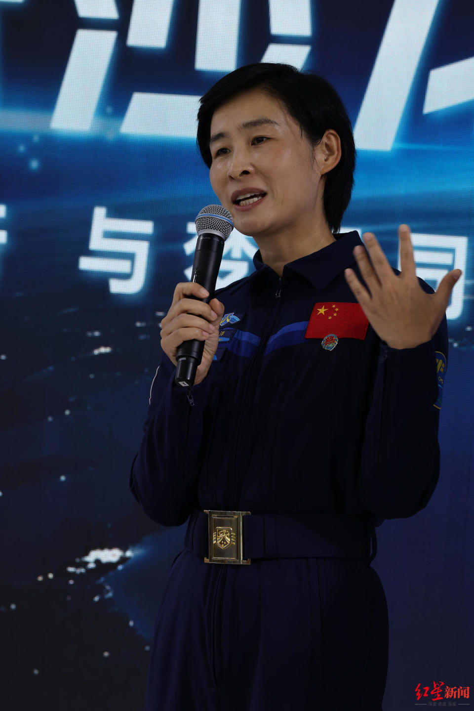 航天员刘洋长春航展讲述：曾在神九任务前向爱人托付 “若回不来，替我照顾父母”_腾讯新闻