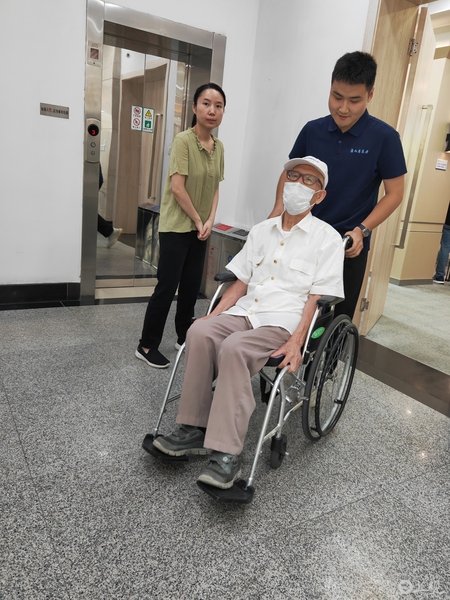 包含預約掛號陪診一體重癥患者全程照料，身心都得到安撫的詞條