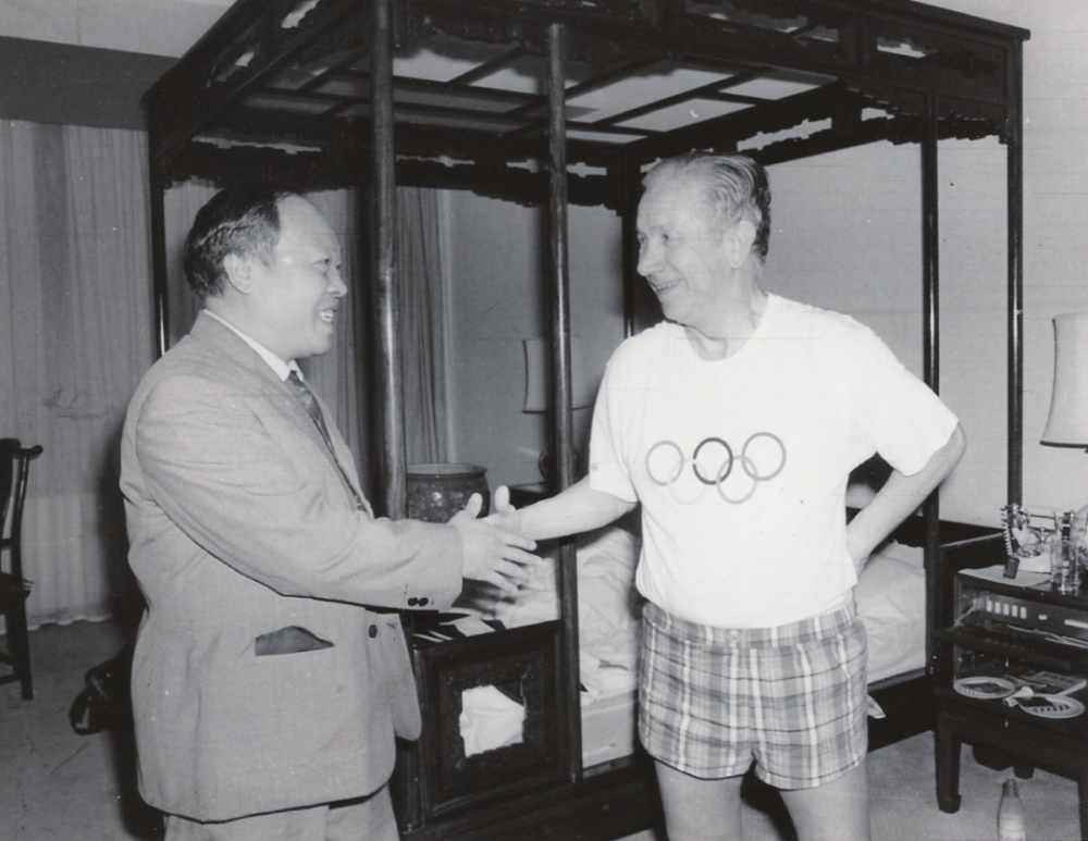 67大家 | 鲁光:丢了真名的"三栖""牛"人_腾讯新闻