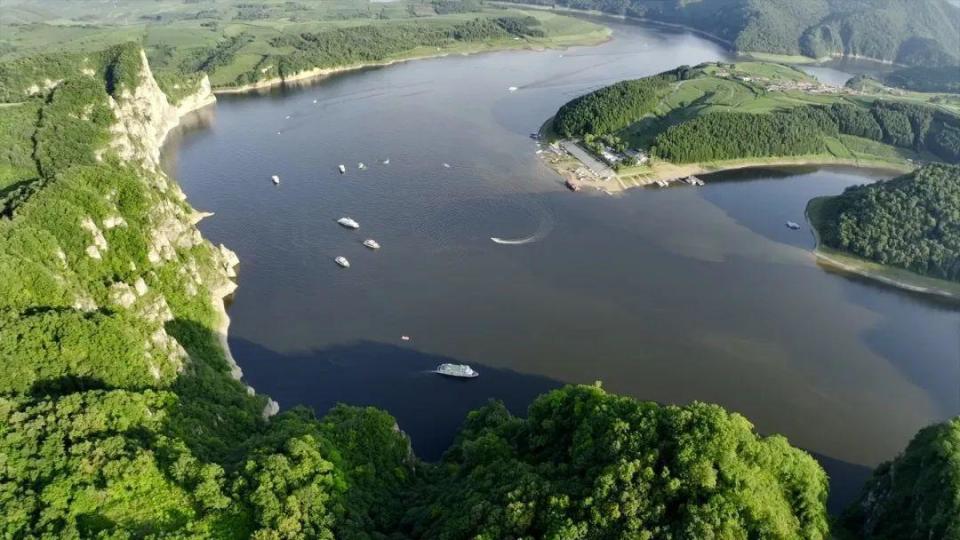 三江汇观景03抚松县松江河镇果松北长白山国际度假区内吉林省白山市