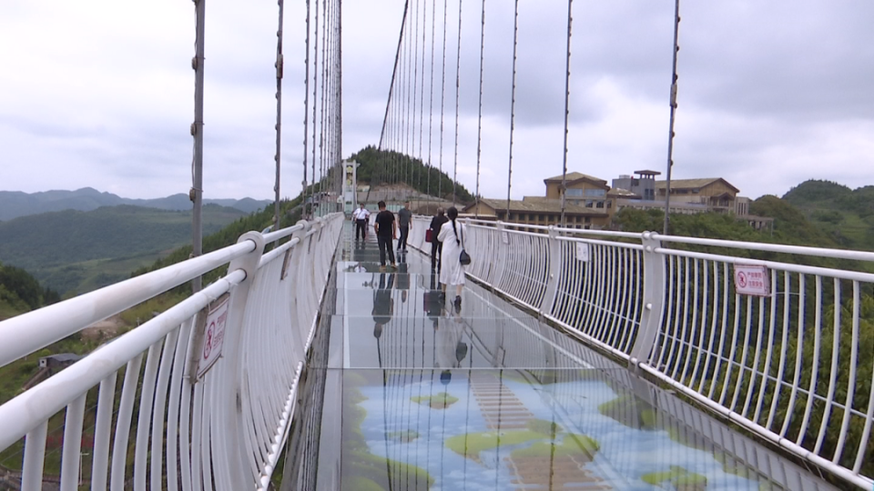 中华诗词学会考察组到钟山区考察诗词进景区工作