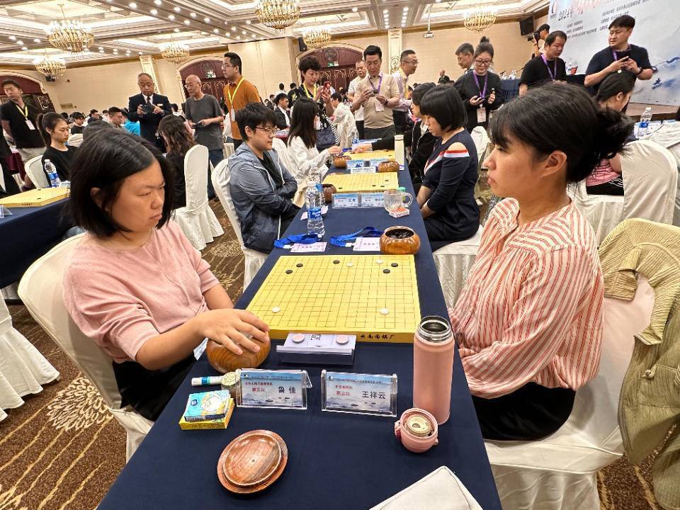 围棋张梦瑶图片