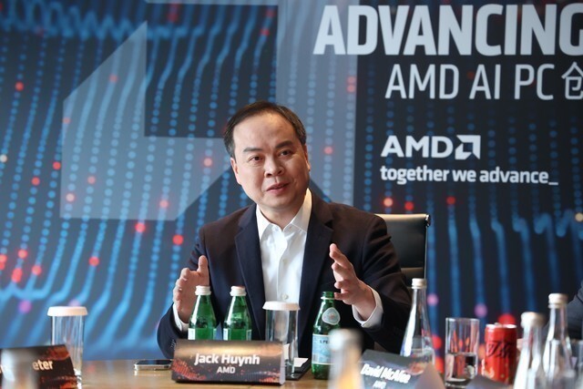 Jack Huynh：AMD的最终愿景是让AI PC适应每一个用户_腾讯新闻
