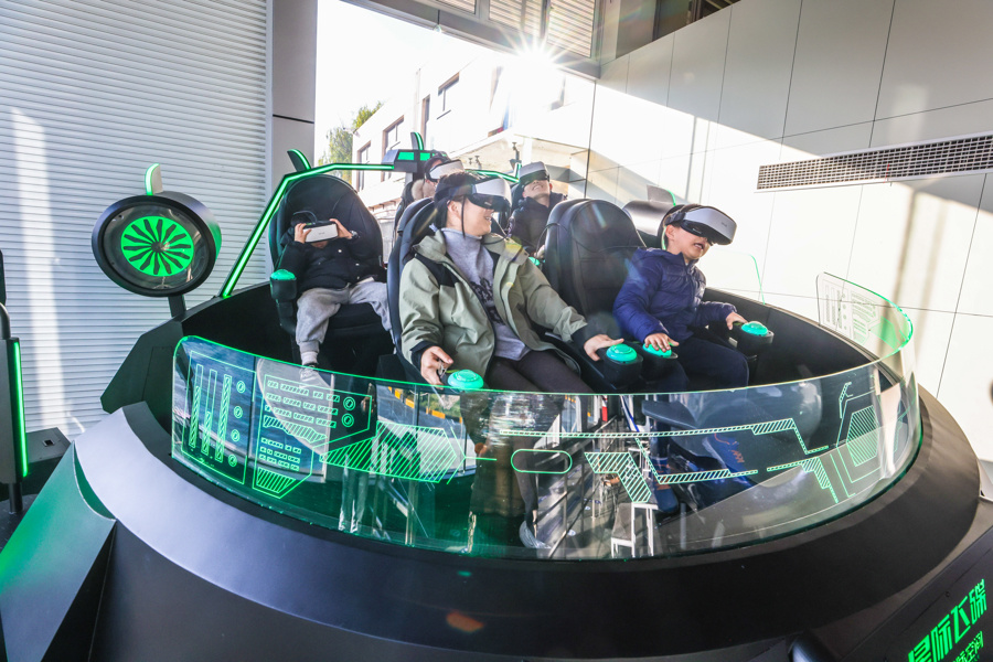 上海航空科普馆焕新回归，“星际飞碟”VR体验舱惊艳亮相_腾讯新闻