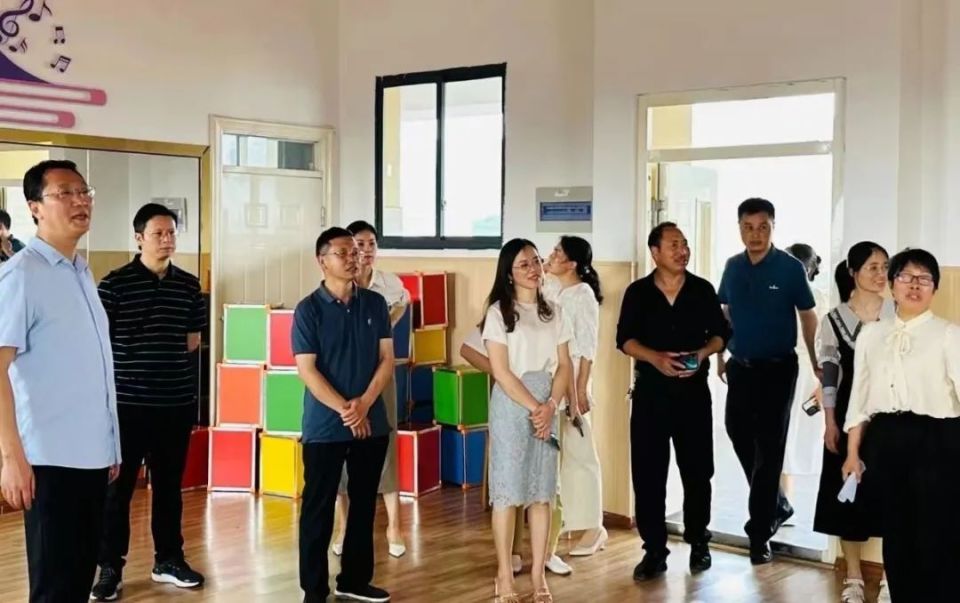 日前,福州市闽清县政协组织部分委员走进位于白樟镇白洋村的台胞企业