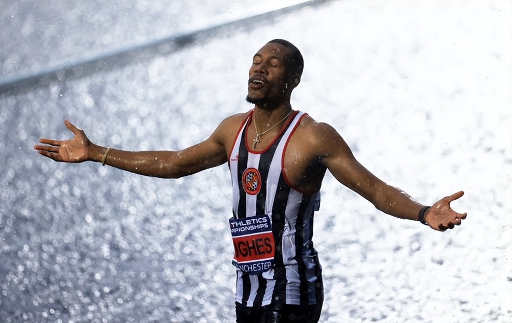 英国博尔特倾盆大雨中飚出10秒03 成世锦赛新飞人有力争夺者_腾讯新闻