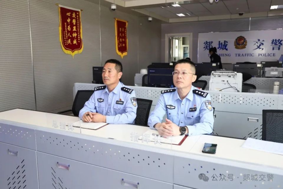 【五一我在岗】五一"警"相随 郯城交警守护平安不打烊