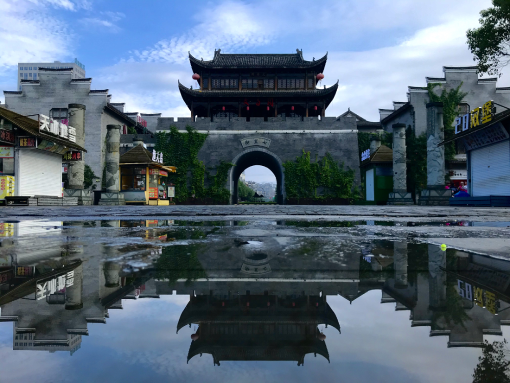 七里街游玉山七里街以传统的历史文化街区为基础,初步形成了一个具有