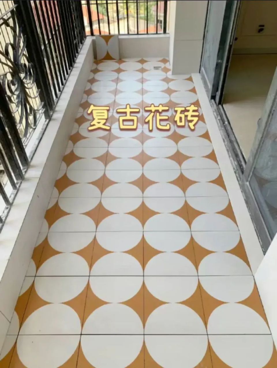 经历了雨季才知道阳台墙面贴瓷砖和刷乳胶漆的区别_腾讯新闻